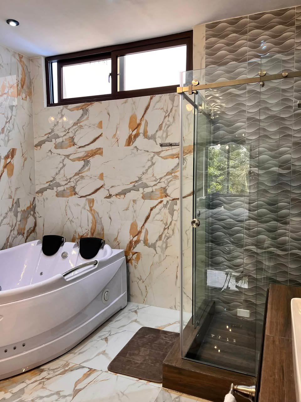Baño privado con jacuzzi en Casa Santa Emilia